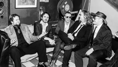 The Lowes Lounge: Lowes Yourself